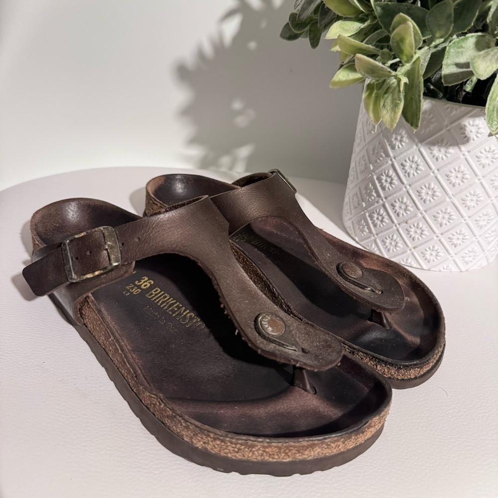 Birkenstock Gizeh Brown Oiled Leather Between Toe Thong Sandals